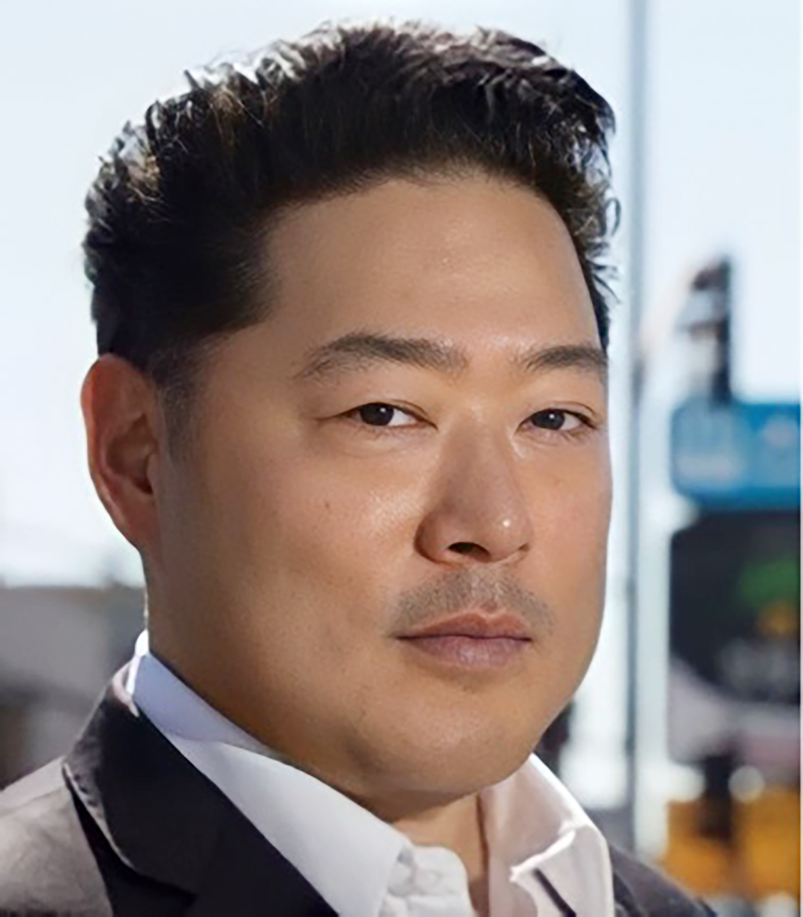 Alexander Kim headshot